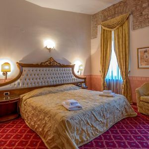 Alexios Luxury Hotel